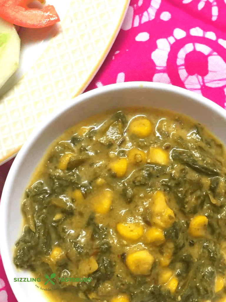 Corn and spinach curry made in a tasty No -onion, no-garlic base (Jain style). Served best with flatbreads or Steamed Rice.