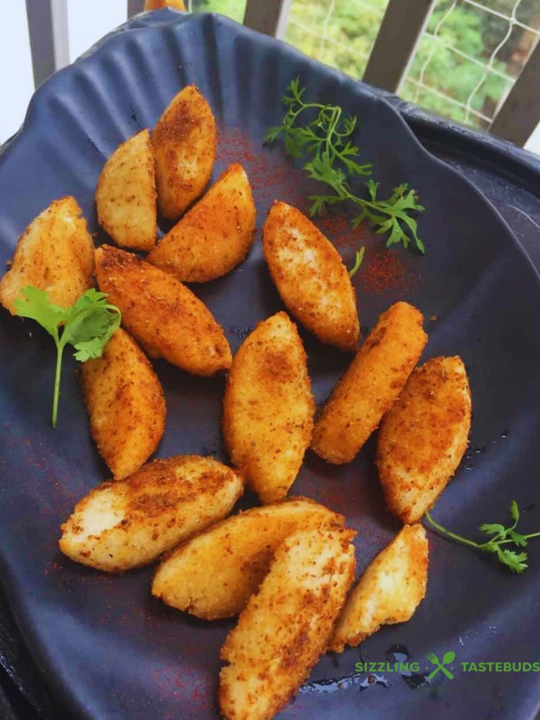 Baked Idli Fry is a low calorie, baked snack with leftover Idlis - a snack that is irresistible and addictive in taste and flavour.