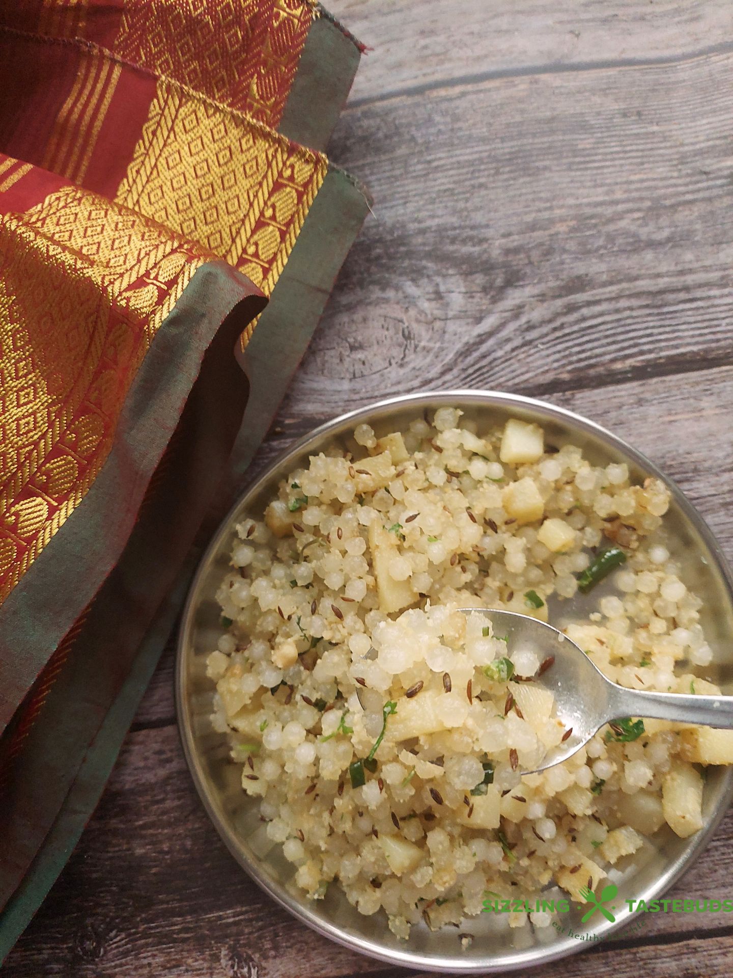 Sabudana Khichdi or sago pearls savoury pudding is a popular Indian dish made during fasting or certain Hindu festivals. Let us see two ways to make this.