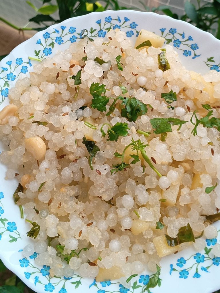 Sabudana Khichdi or sago pearls savoury pudding is a popular Indian dish made during fasting or certain Hindu festivals. Let us see two ways to make this.