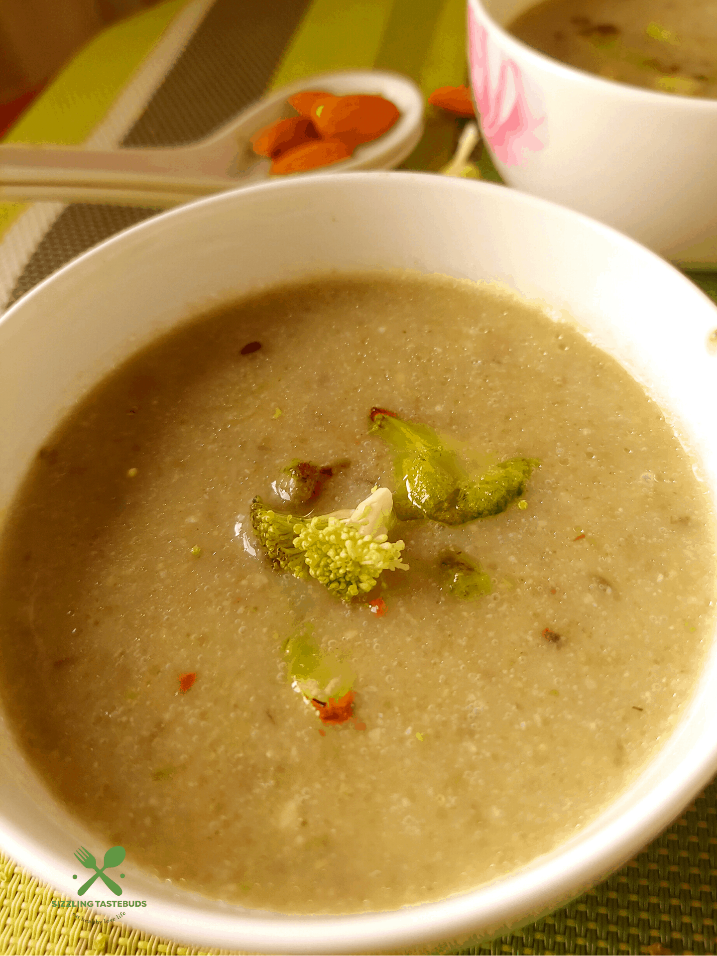 Broccoli Almond Soup is a Vegan, Gluten Free Soup made with the goodness of broccoli, almonds simmered in a homemade veg broth. Makes for a filling appetiser or even a meal.